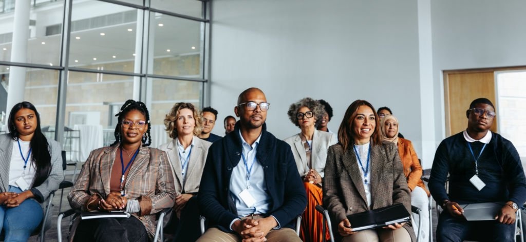 Une équipe pédagogique et administrative en session de formation